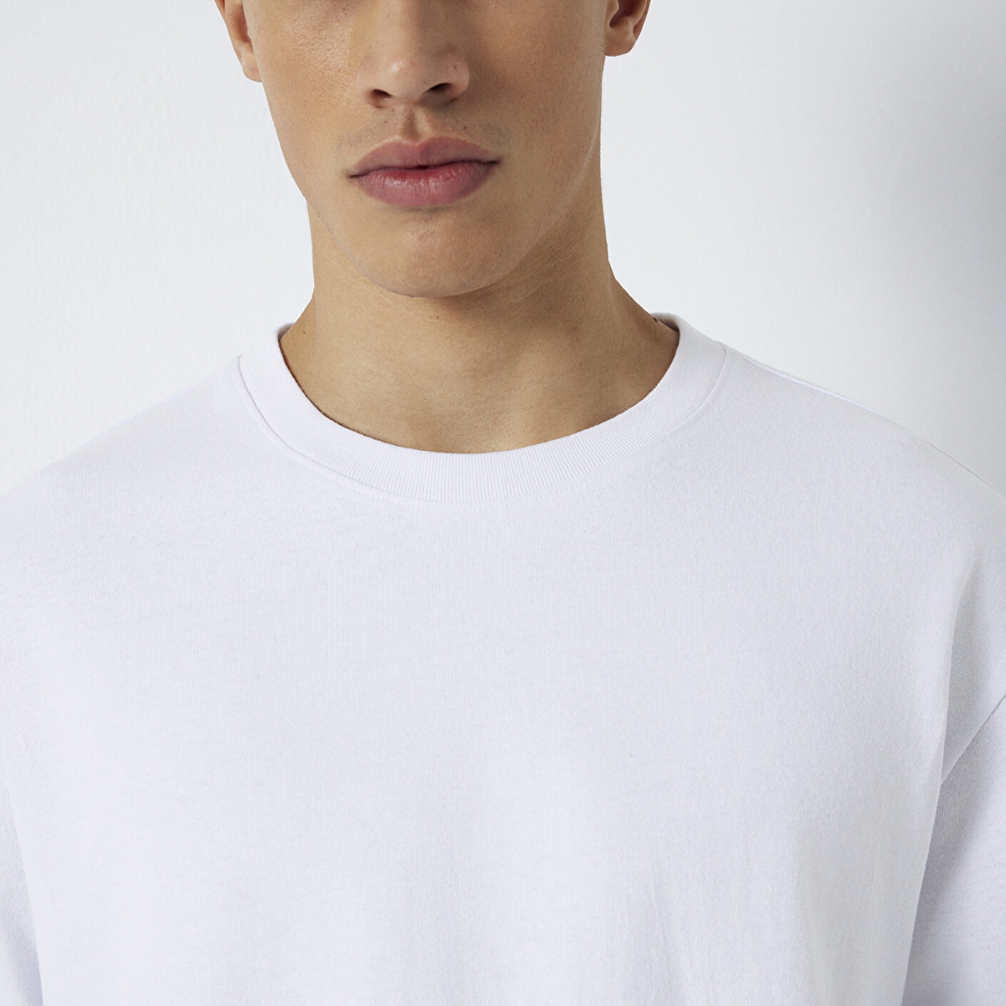 Mavi Uzun Kollu Beyaz Basic Tişört Loose Fit / Bol Rahat Kesim 0613170-620