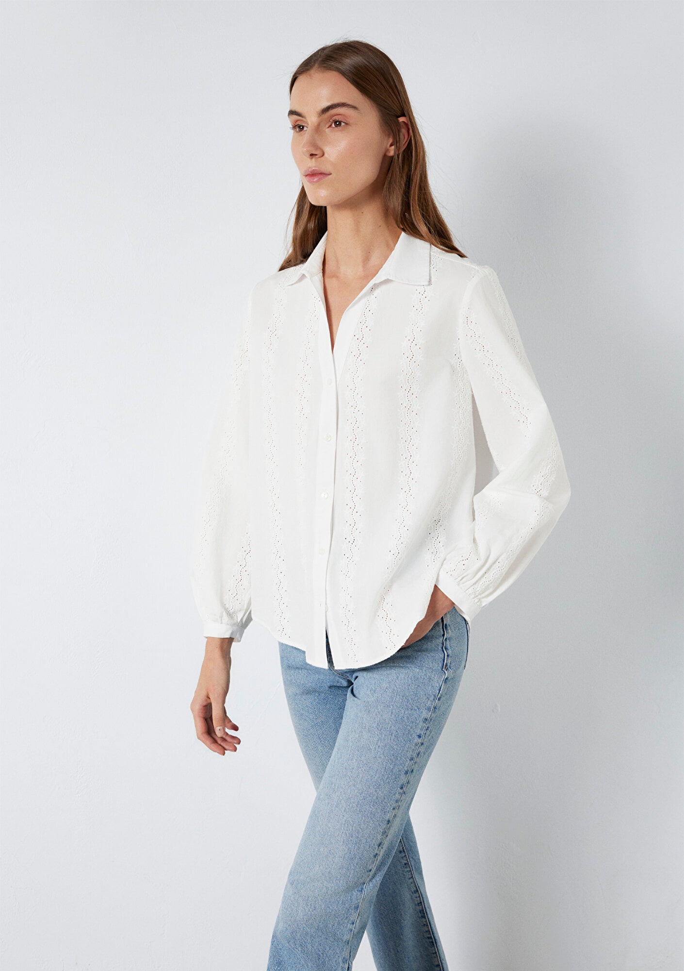 Mavi Nakış Detaylı Ekru Gömlek  1211380-70057