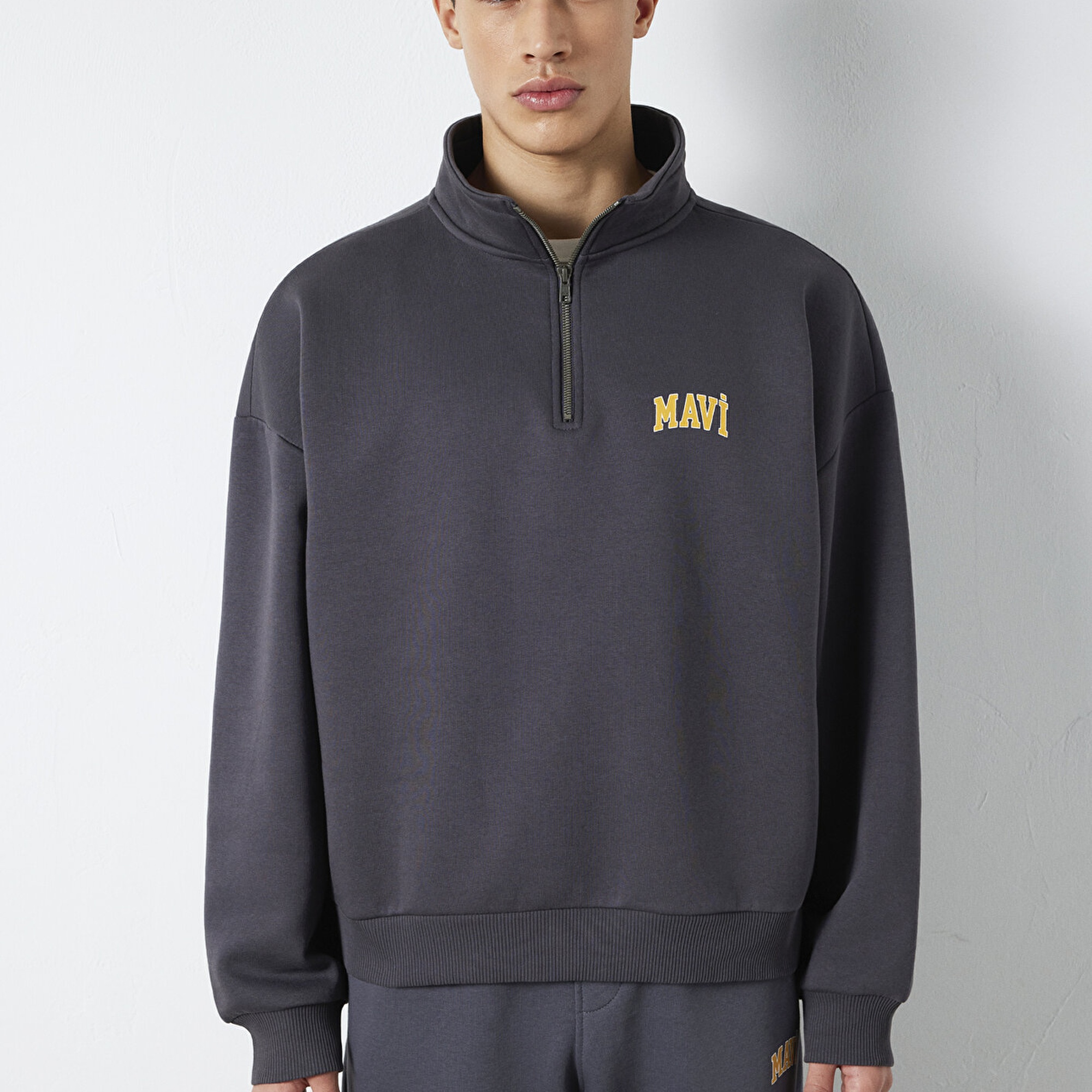 Mavi Mavi Logo Baskılı Yarı Fermuarlı Antrasit Sweatshirt 0S10208-70101