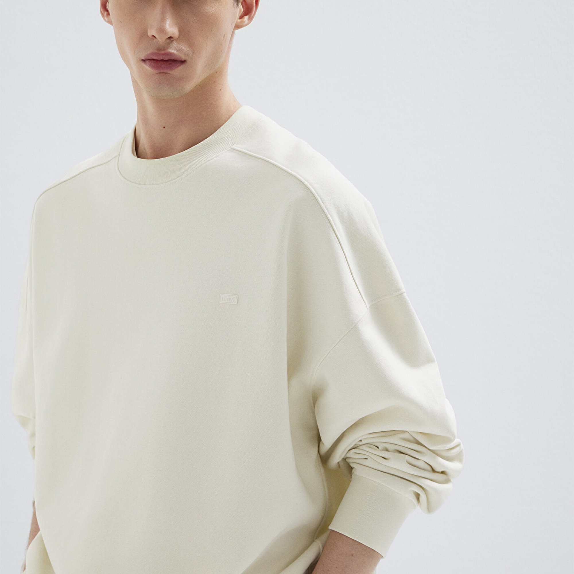 Mavi Bisiklet Yaka Ekru Sweatshirt 0S10550-71610