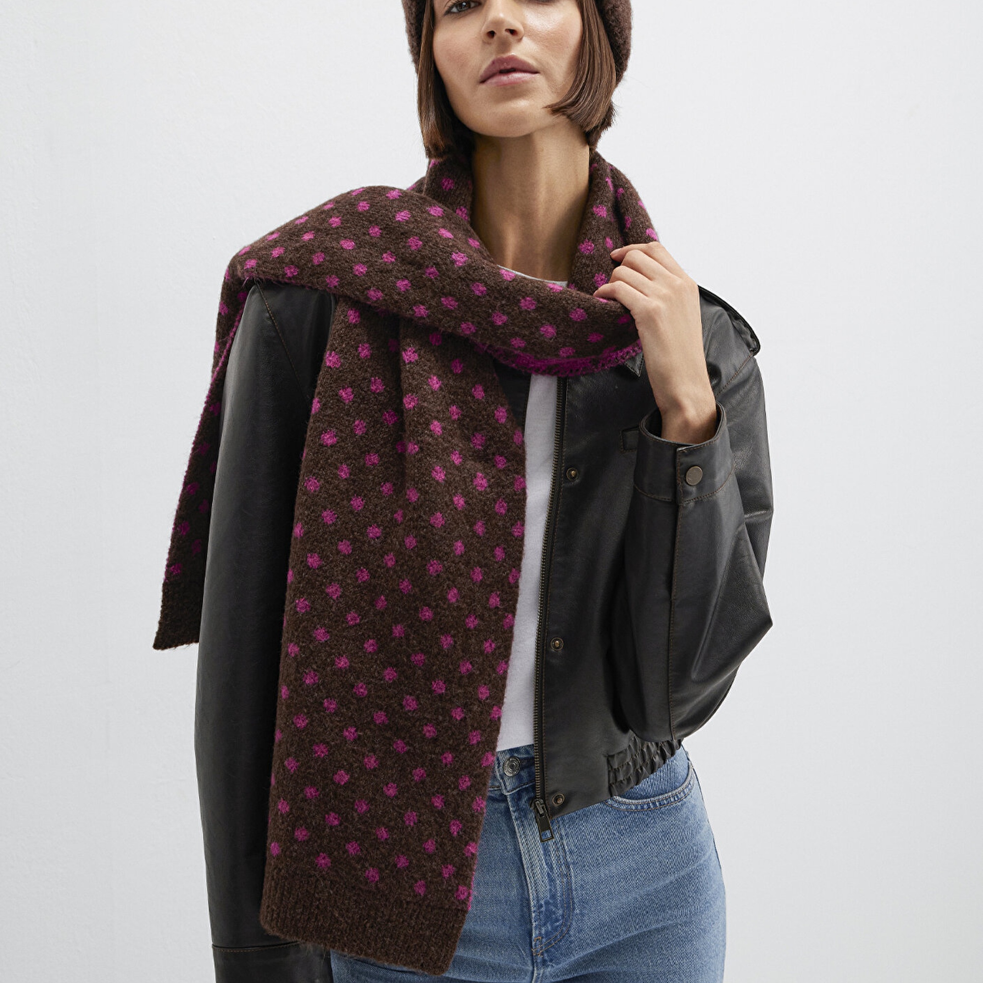 Mavi Puantiye Detaylı Kahverengi Atkı 1913952-70246