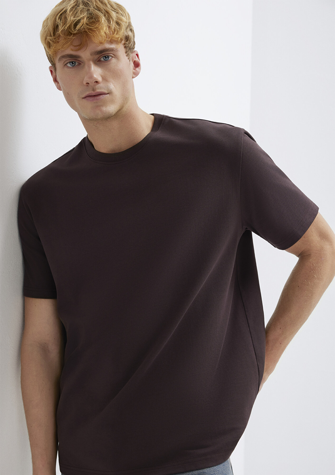  Mavi Bisiklet Yaka Kahverengi Basic Tişört Loose Fit / Bol Rahat Kesim 0611596-88083