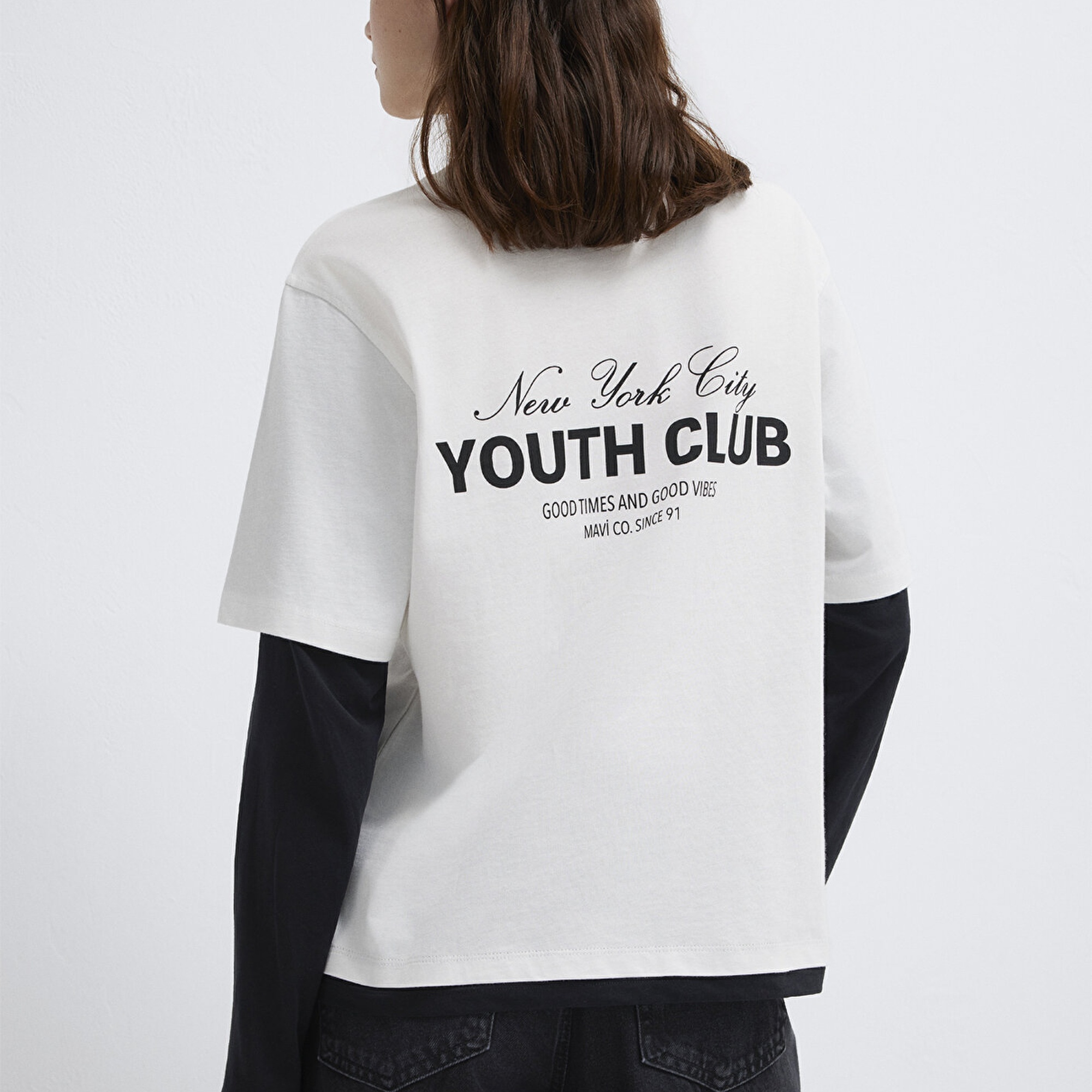 Mavi Bisiklet Yaka Sırt Baskılı BeyazTişört Regular Fit / Normal Kesim 1613766-70057