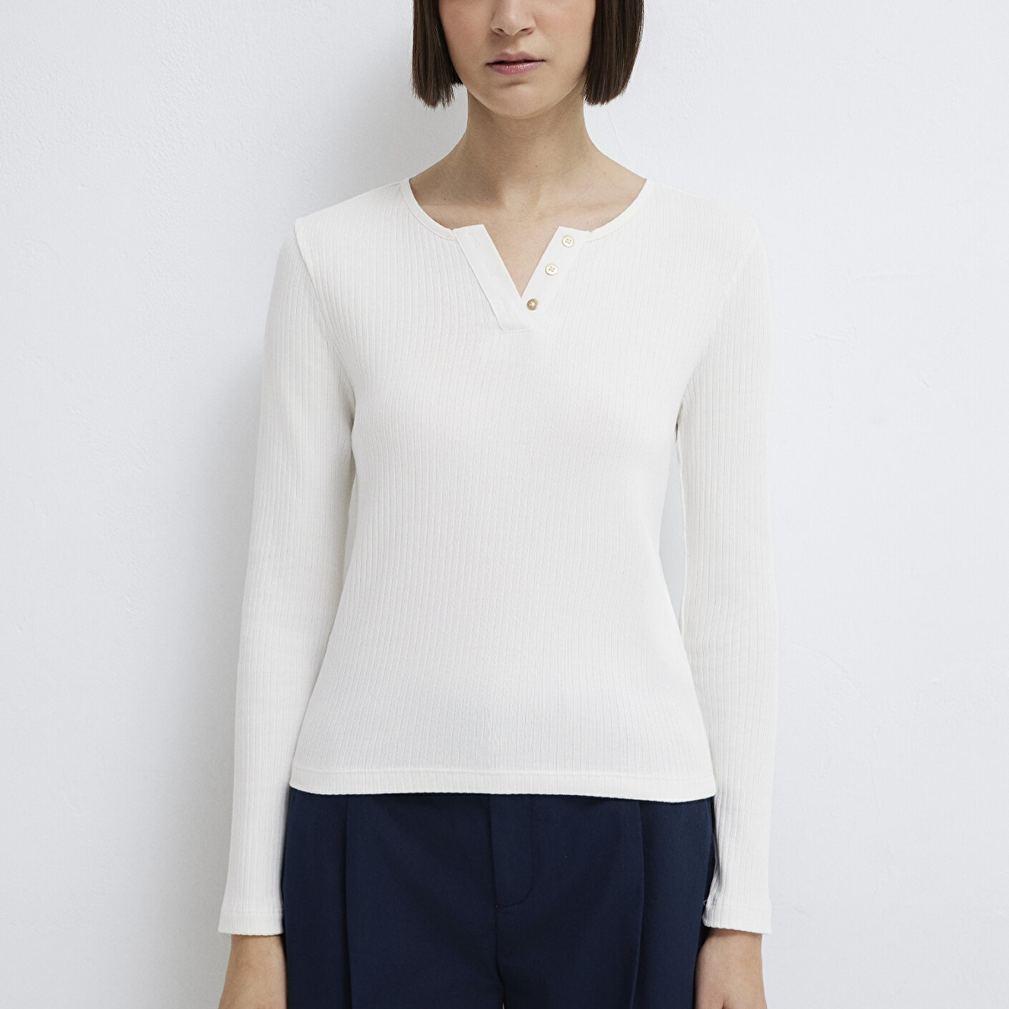 Mavi Uzun Kollu Düğme Detaylı Ekru Tişört Slim Fit / Dar Kesim 1613756-70057