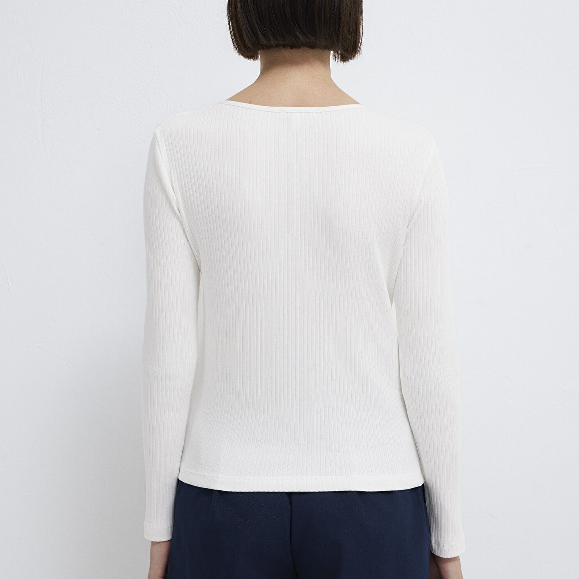 Mavi Uzun Kollu Düğme Detaylı Ekru Tişört Slim Fit / Dar Kesim 1613756-70057