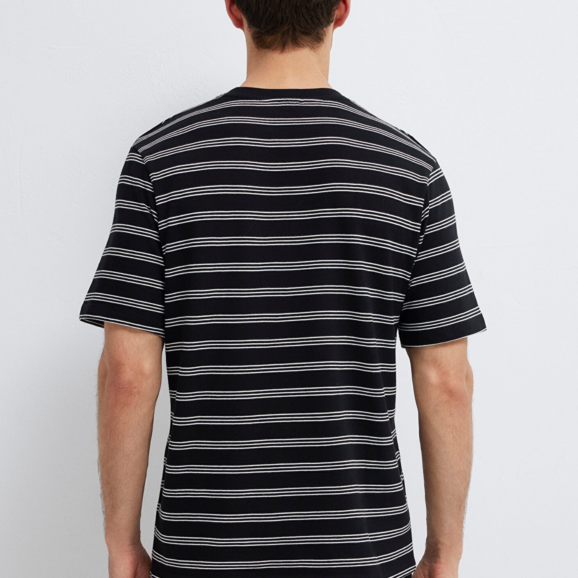 Mavi Çizgili Siyah Tişört Regular Fit / Normal Kesim 0613134-900