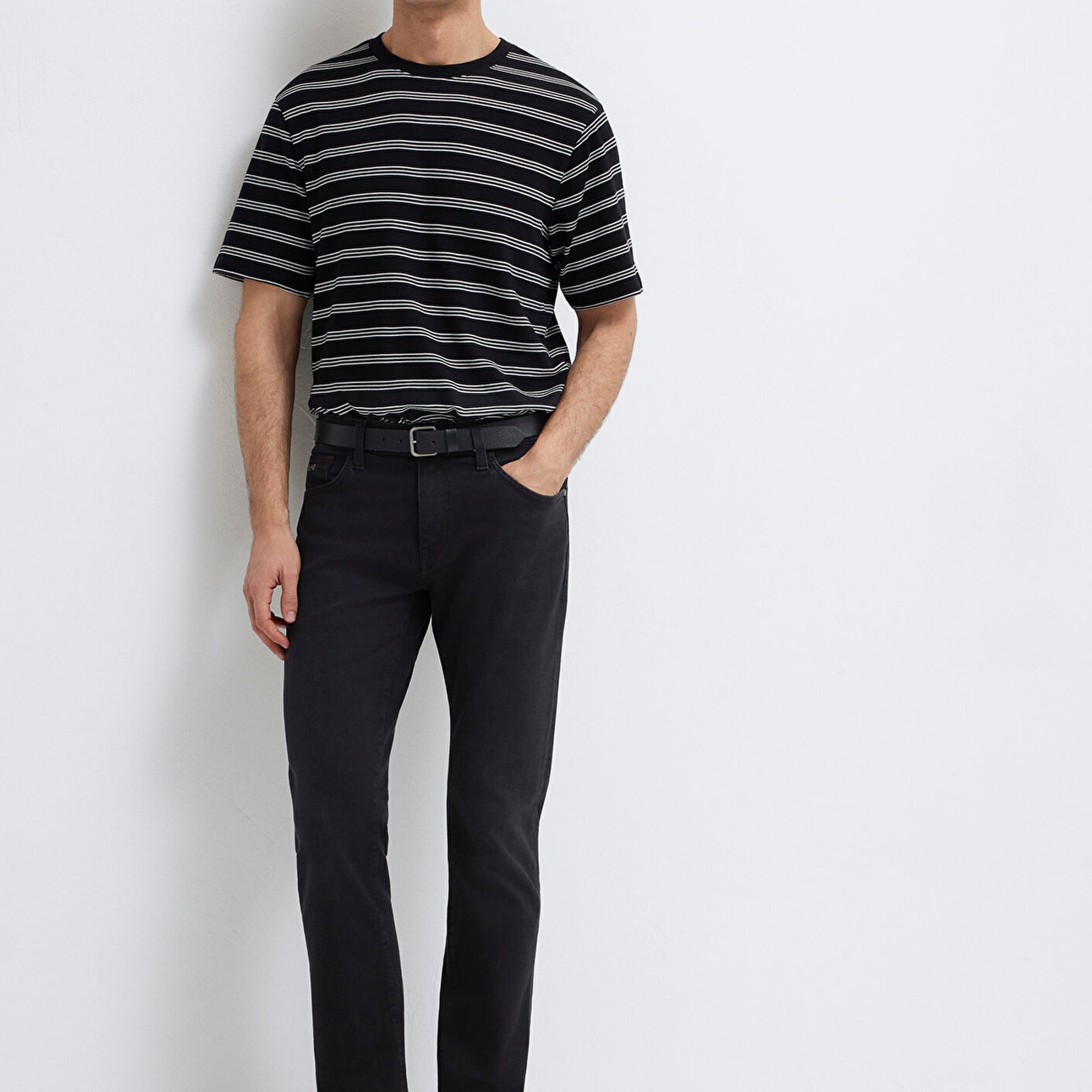 Mavi Çizgili Siyah Tişört Regular Fit / Normal Kesim 0613134-900