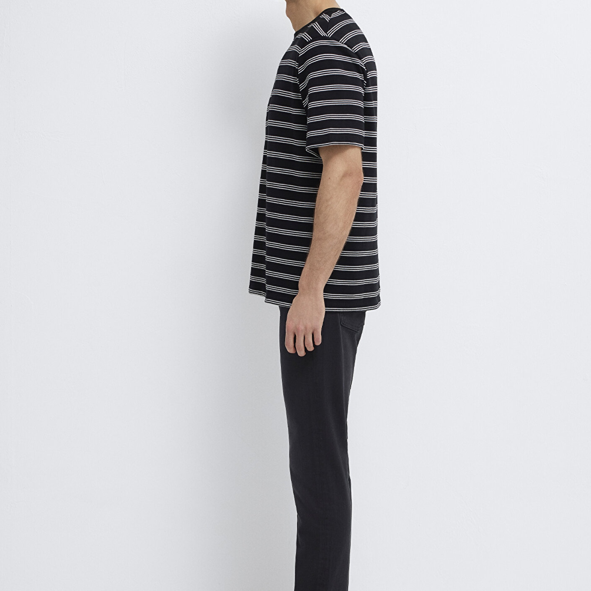 Mavi Çizgili Siyah Tişört Regular Fit / Normal Kesim 0613134-900