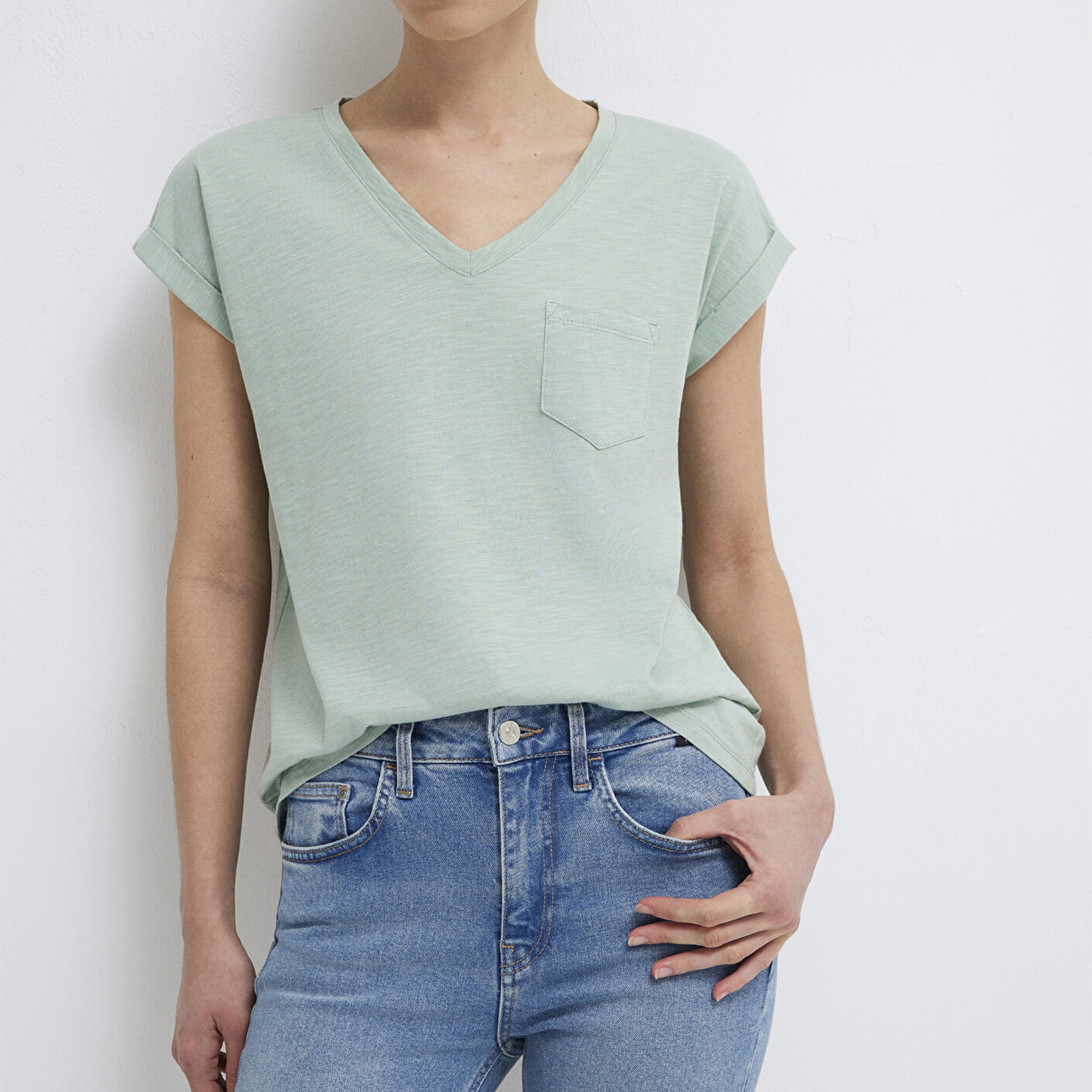 Mavi V Yaka Yeşil Basic Tişört Loose Fit / Bol Rahat Kesim 1600961-71780