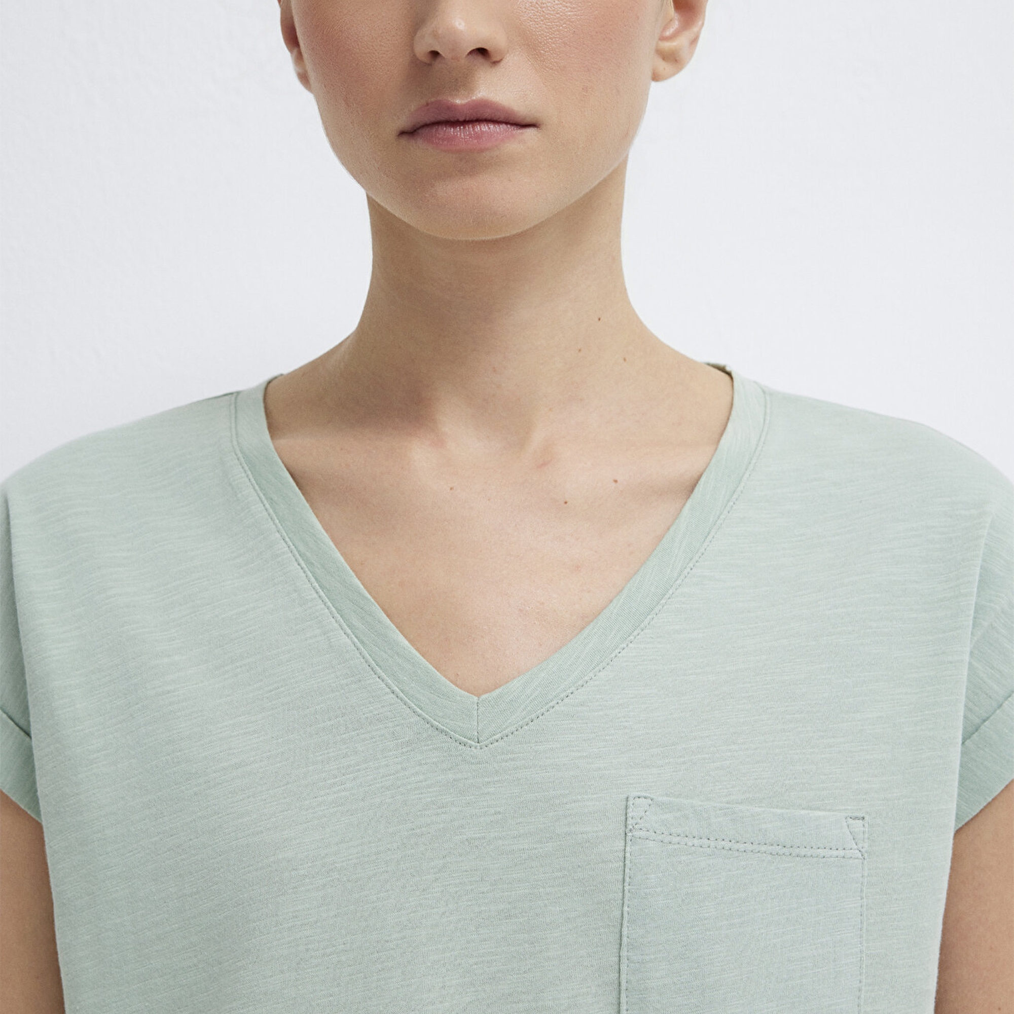 Mavi V Yaka Yeşil Basic Tişört Loose Fit / Bol Rahat Kesim 1600961-71780