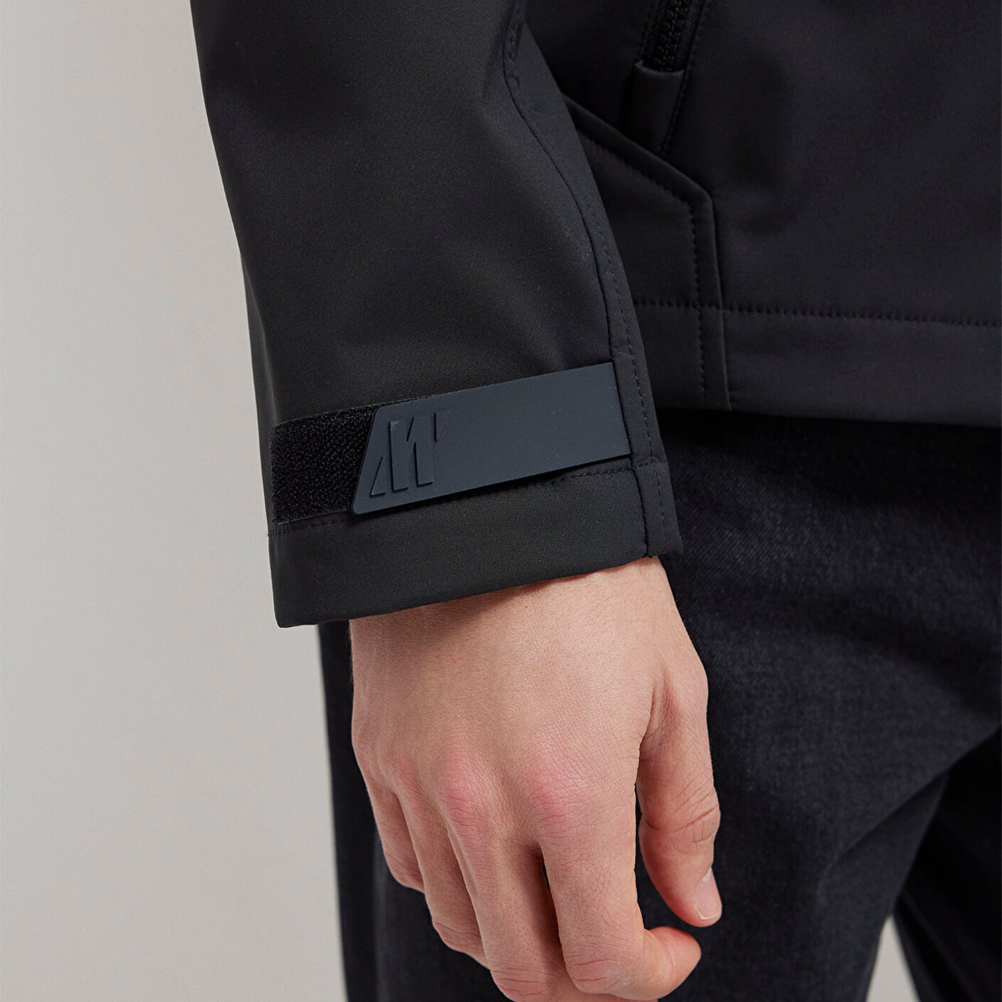 Mavi Kapüşonlu Siyah Ceket Regular Fit / Normal Kesim 0110763-71379