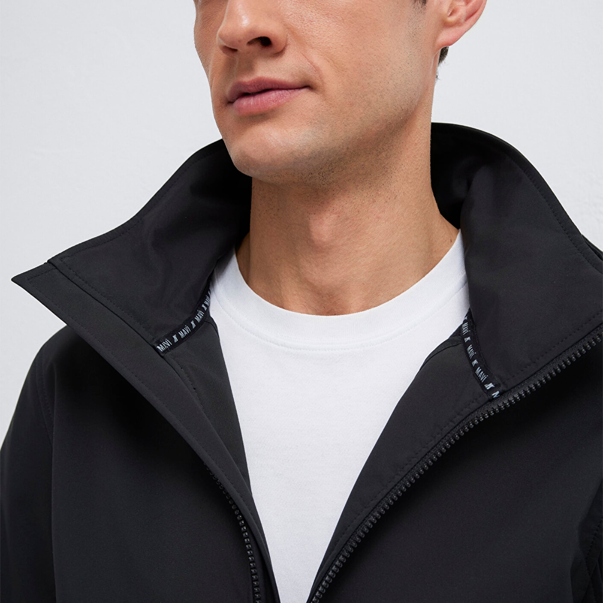 Mavi Kapüşonlu Siyah Ceket Regular Fit / Normal Kesim 0110763-71379