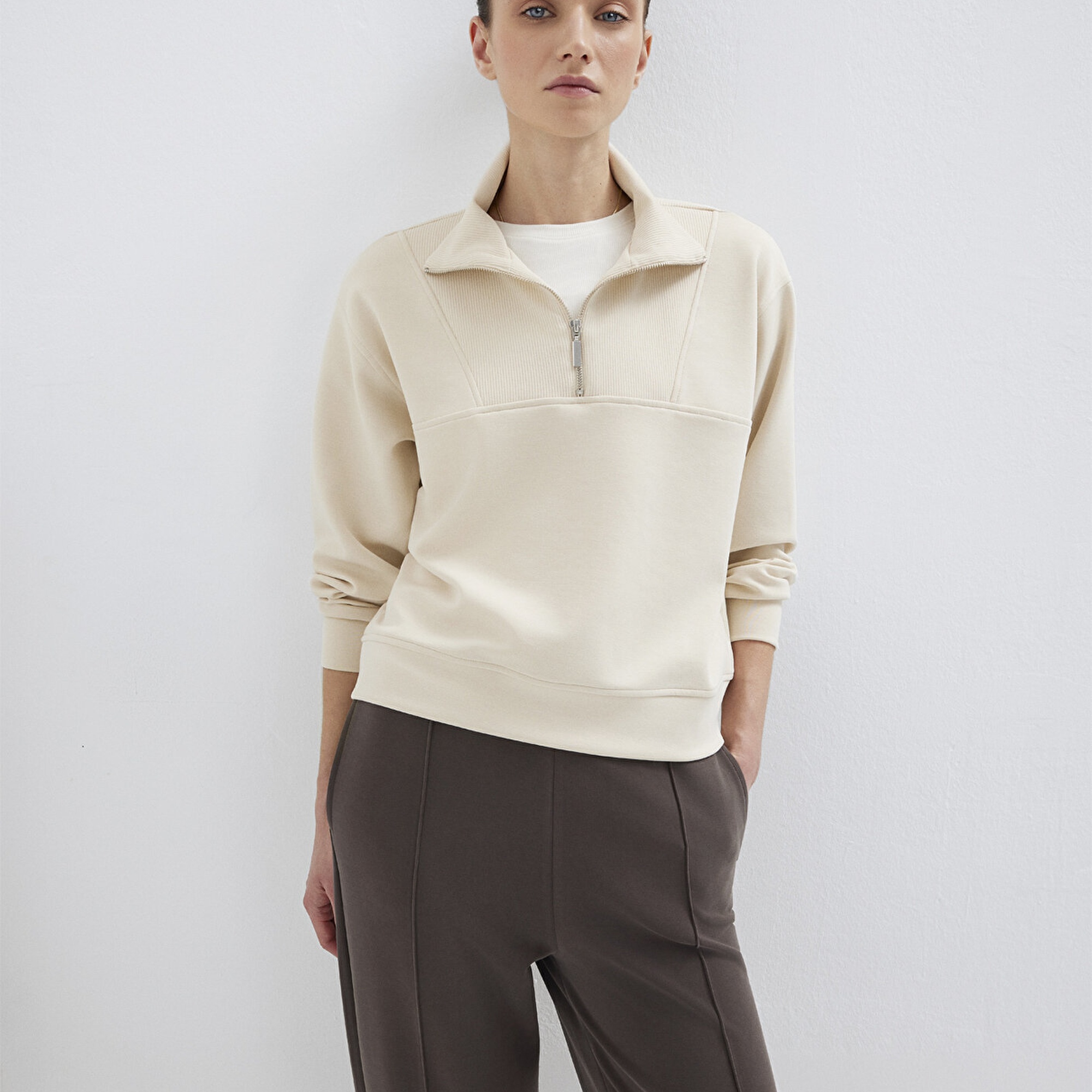 Mavi Yarı Fermuarlı Ekru (TENCEL™) Sweatshirt 1S10488-70005