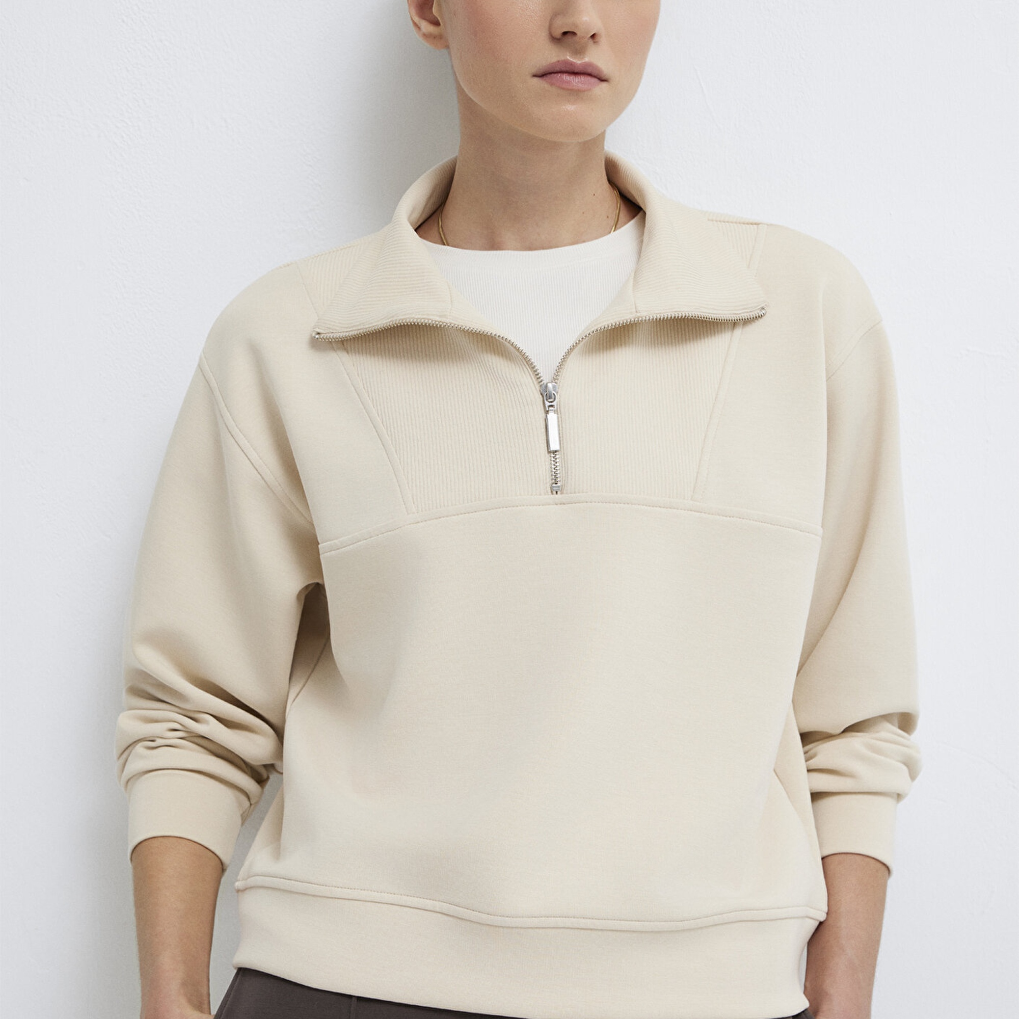 Mavi Yarı Fermuarlı Ekru (TENCEL™) Sweatshirt 1S10488-70005