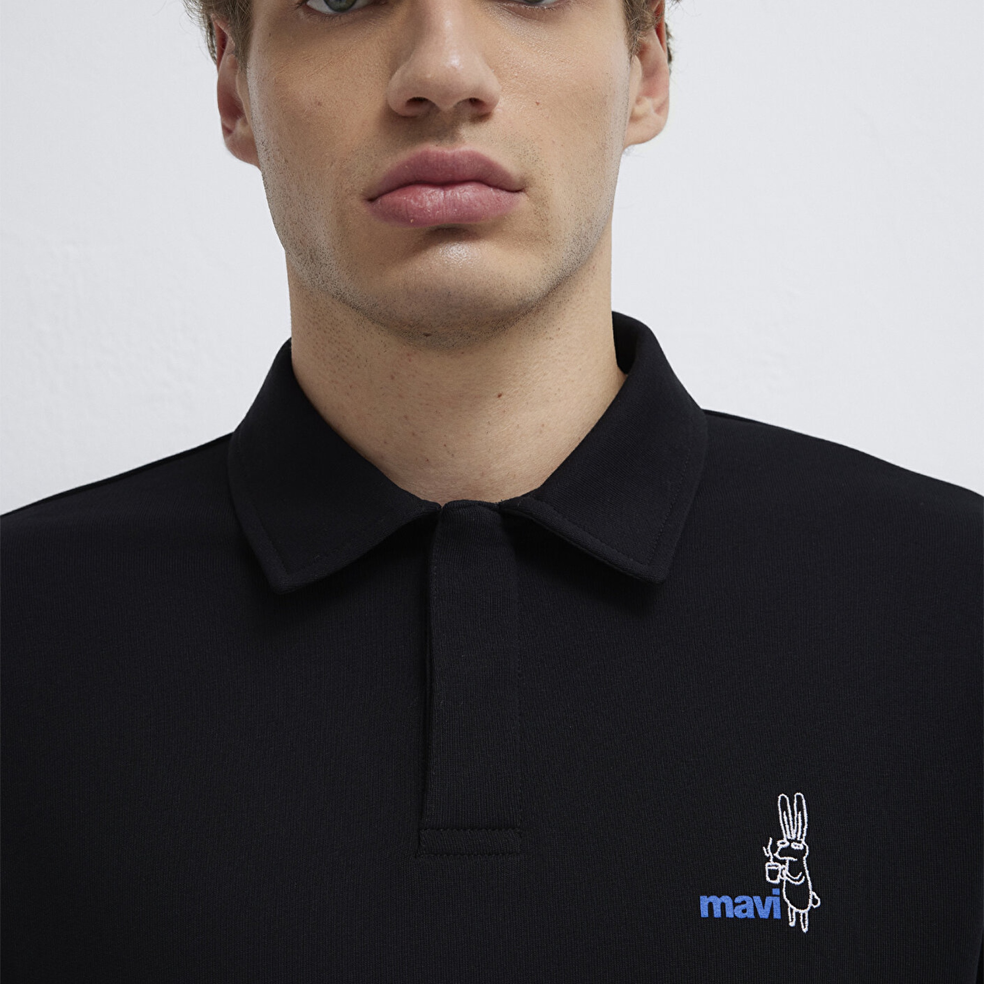 Mavi Yarı Fermuarlı Siyah Sweatshirt 0S10544-900