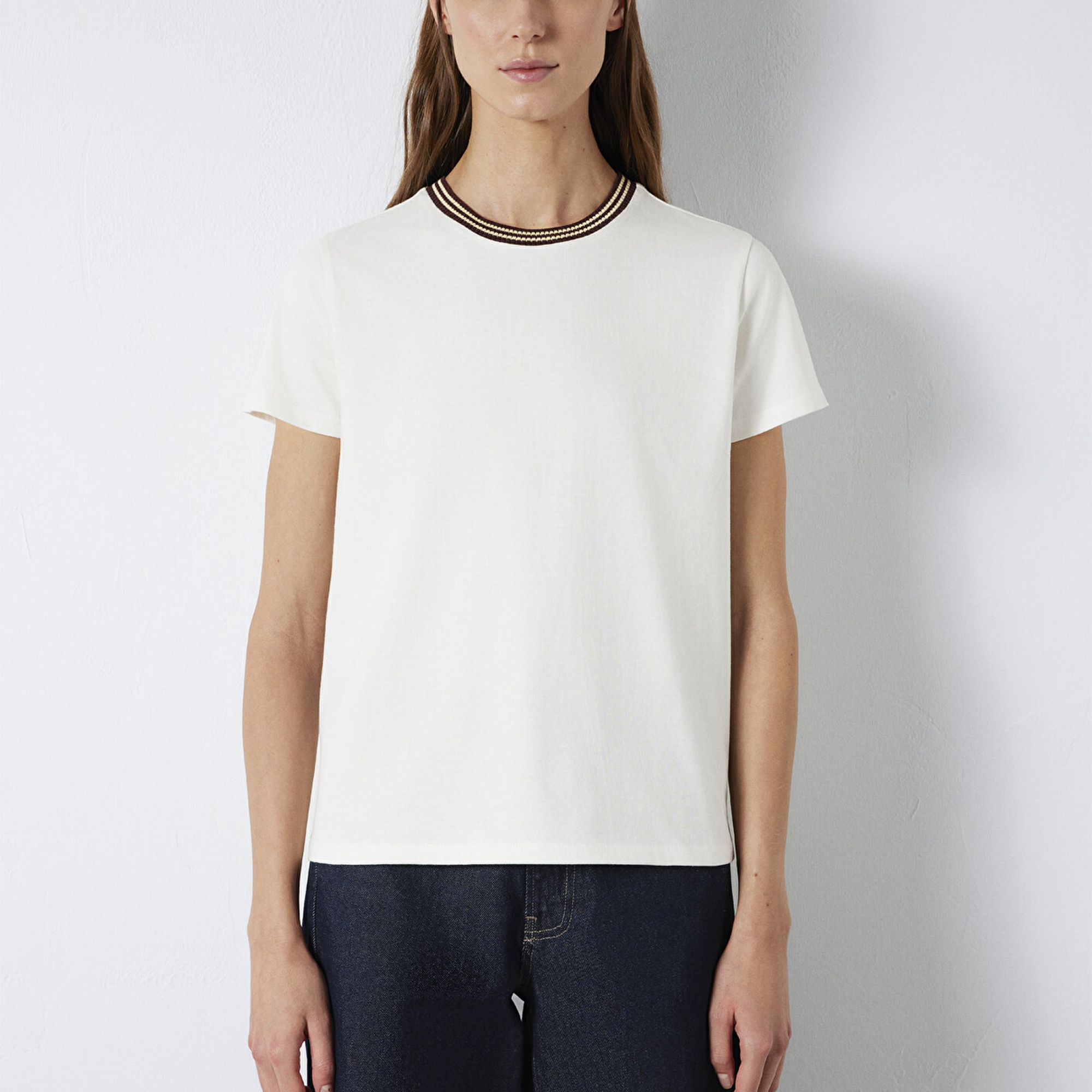 Mavi Yaka Detaylı Ekru Tişört Semi Slim Fit / Yarı Dar Kesim 1613747-70048