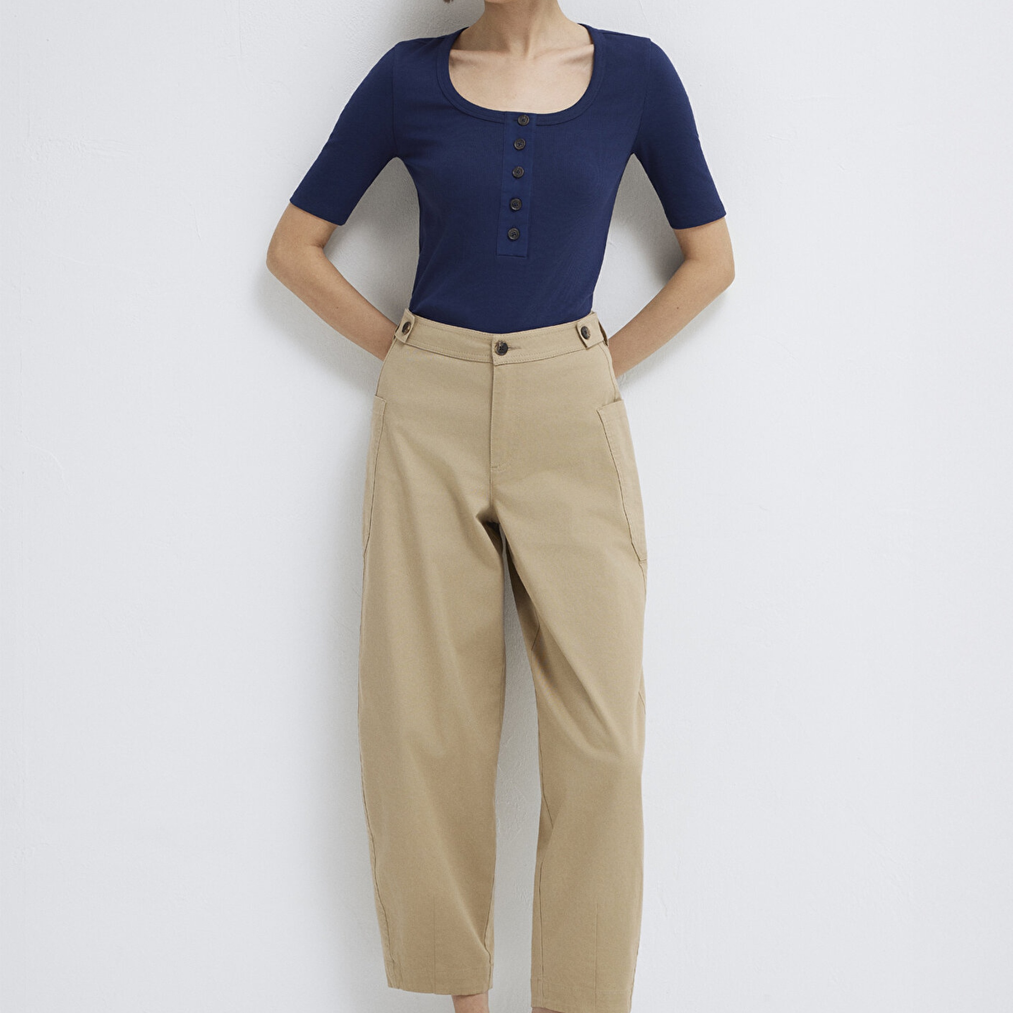 Mavi Düğmeli Lacivert Tişört Fitted / Vücuda Oturan Kesim 1613751-70497