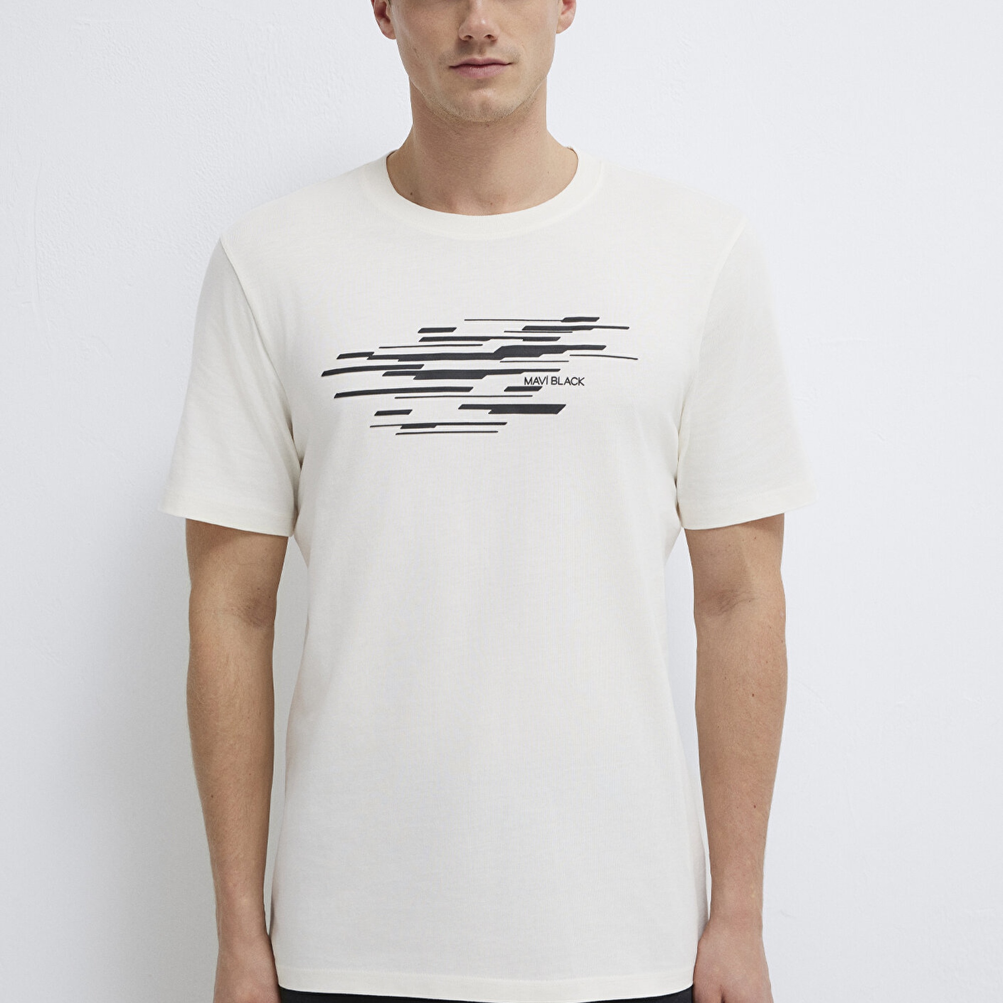 Mavi Mavi Black Ekru Tişört Regular Fit / Normal Kesim 0613131-70057