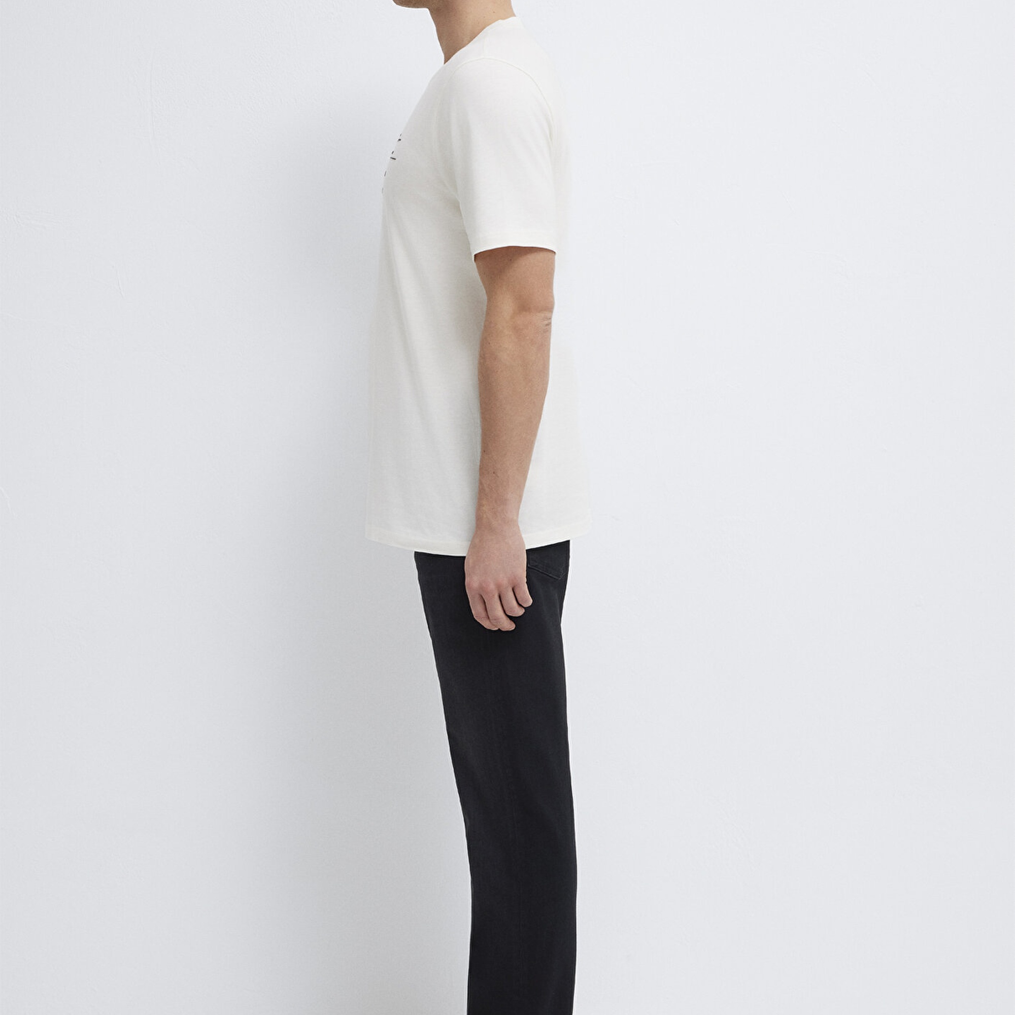 Mavi Mavi Black Ekru Tişört Regular Fit / Normal Kesim 0613131-70057