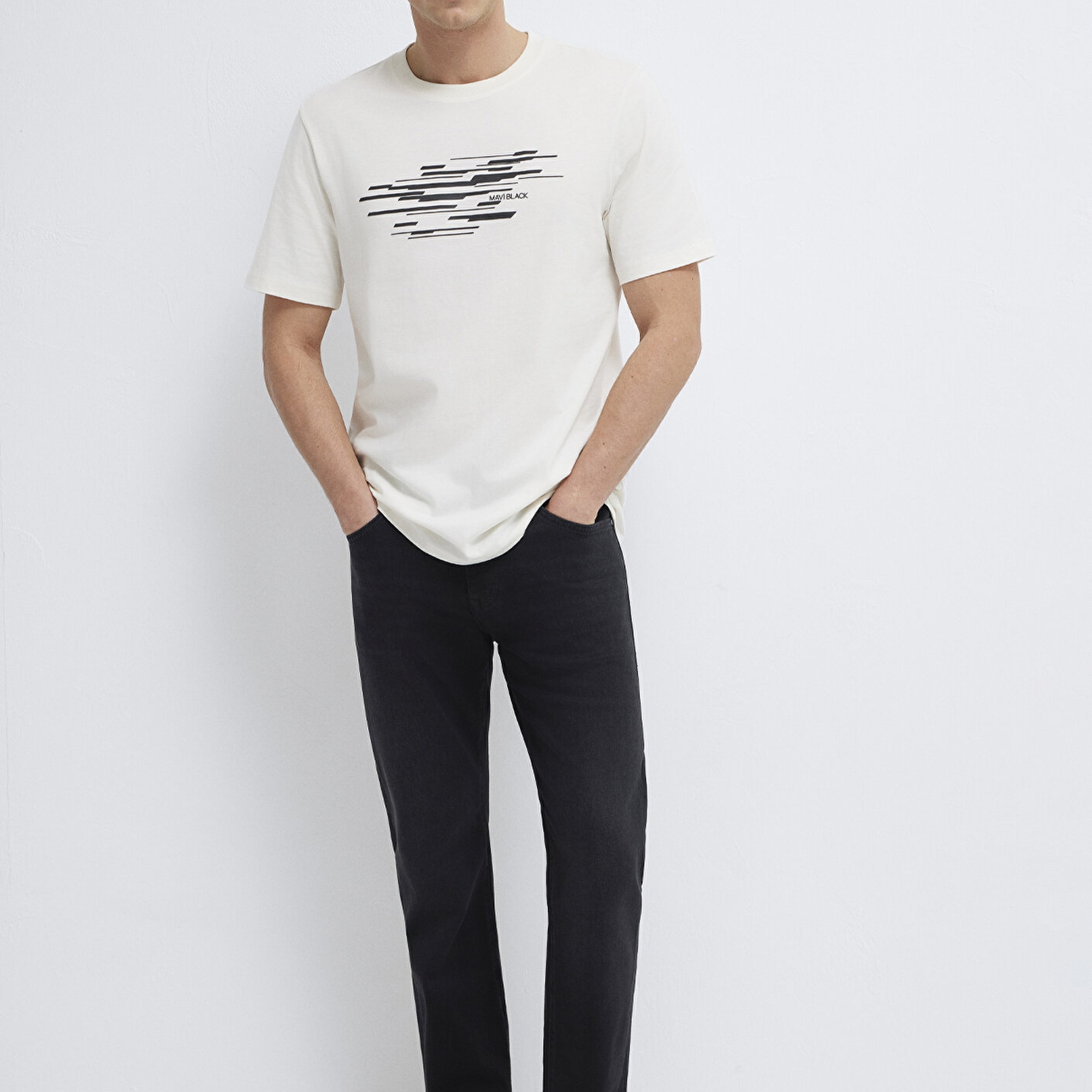 Mavi Mavi Black Ekru Tişört Regular Fit / Normal Kesim 0613131-70057