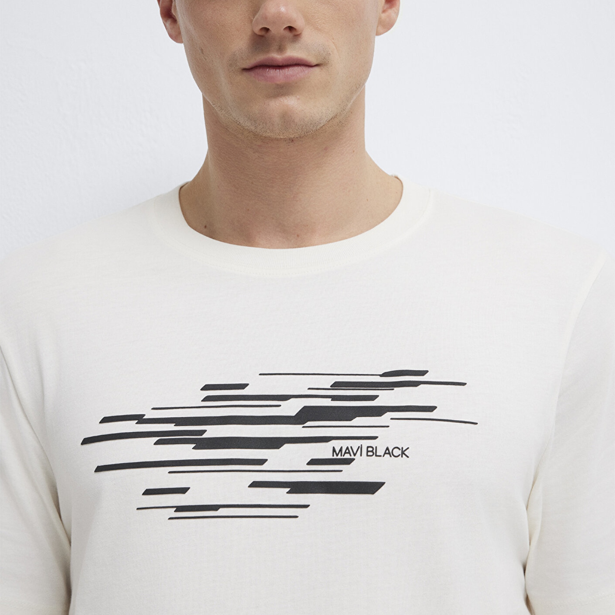 Mavi Mavi Black Ekru Tişört Regular Fit / Normal Kesim 0613131-70057