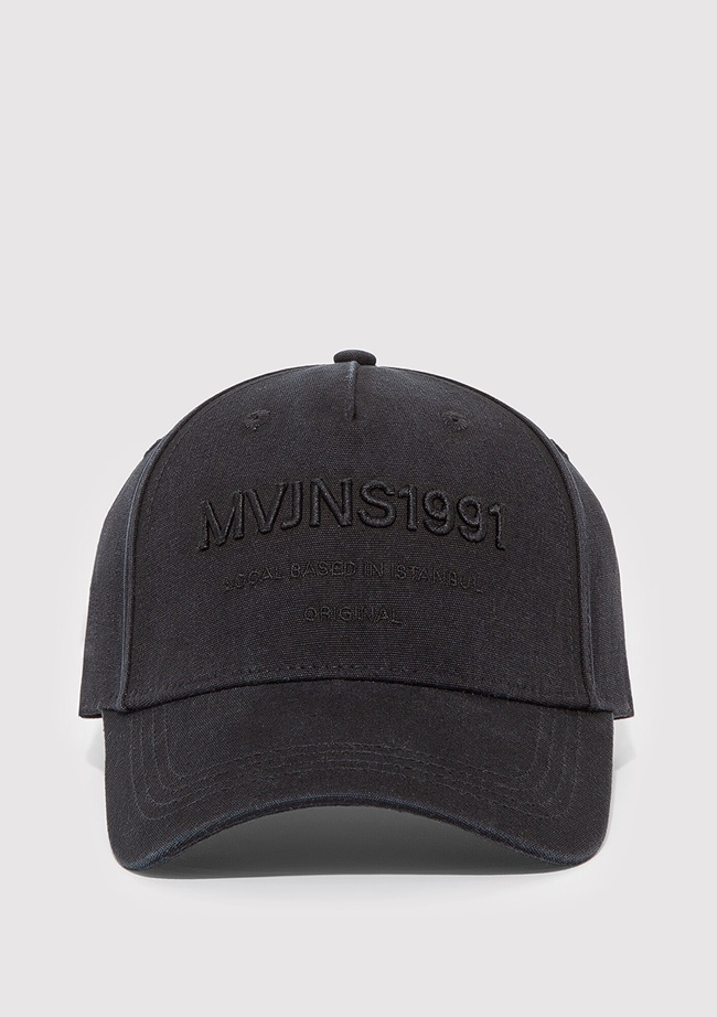  Mavi Nakışlı Siyah Şapka 0911807-900