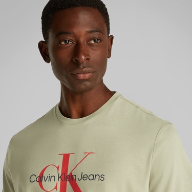  Calvin Klein Hero Monogram Erkek Yeşil T-Shirt