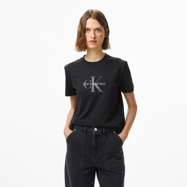  Calvin Klein Hero Classic Monologo Kadın Siyah T-Shirt