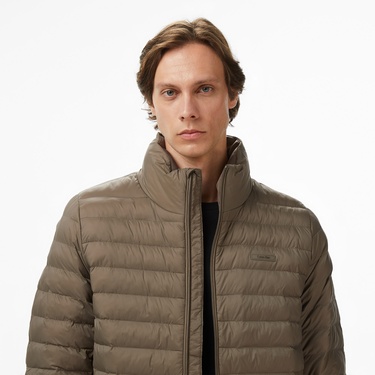  Calvin Klein Nylon Channeled Puffer Erkek Haki Mont