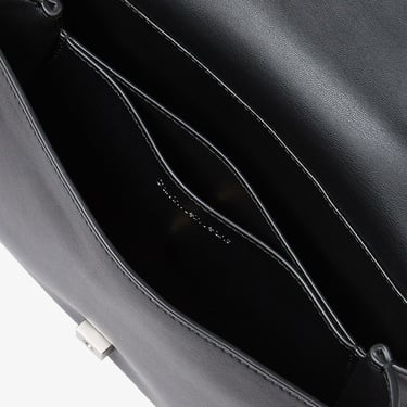  Calvin Klein Sculpted Flap Kadın Siyah Omuz Çantası