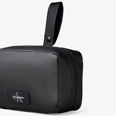  Calvin Klein Utility Dopp Kit Hanger Erkek Siyah El Çantası