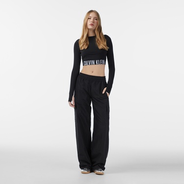  Calvin Klein Intense Power Mock Neck Kadın Siyah Gömlek