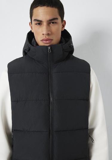  Mavi Kapüşonlu Siyah Yelek  0110744-71379