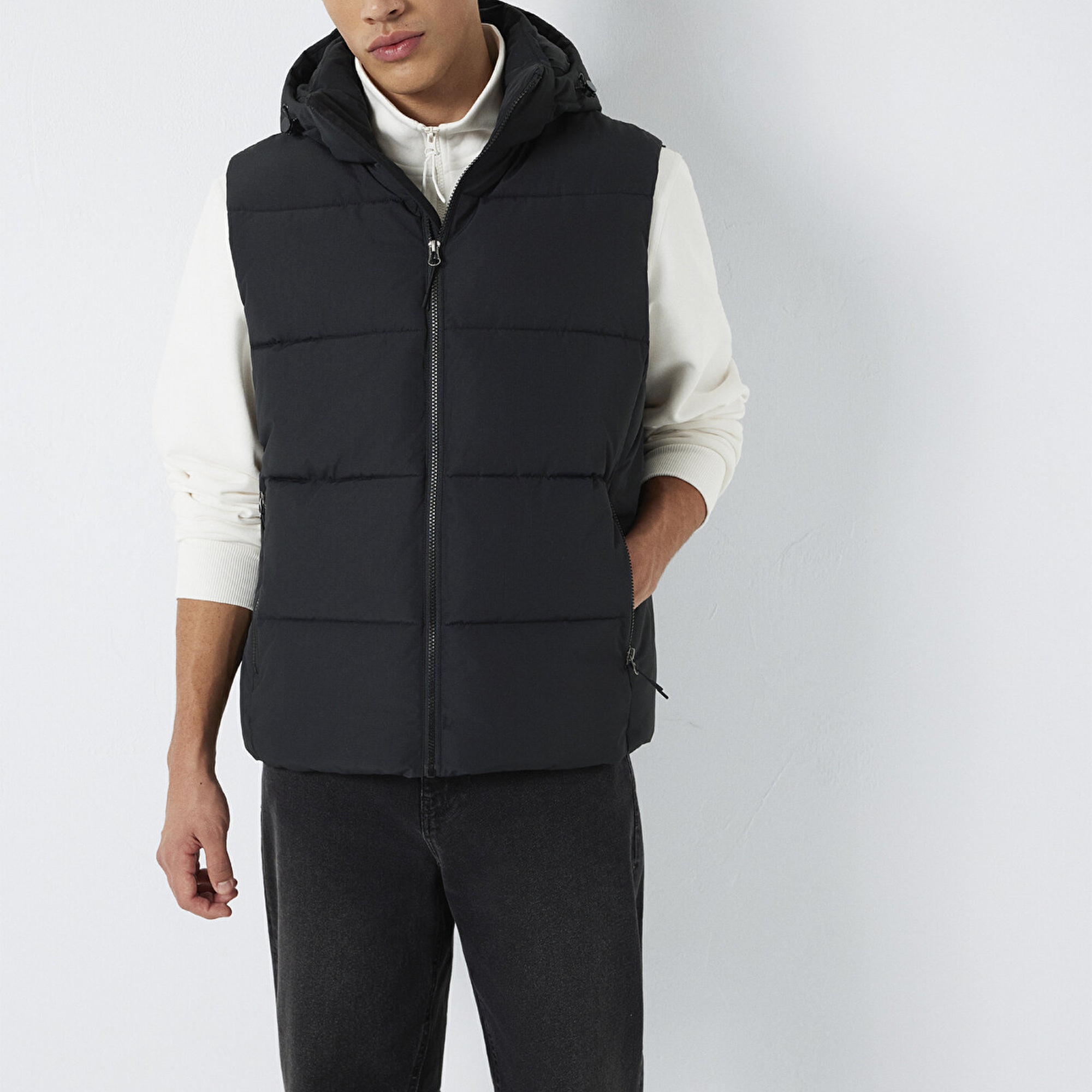 Mavi Kapüşonlu Siyah Yelek  0110744-71379