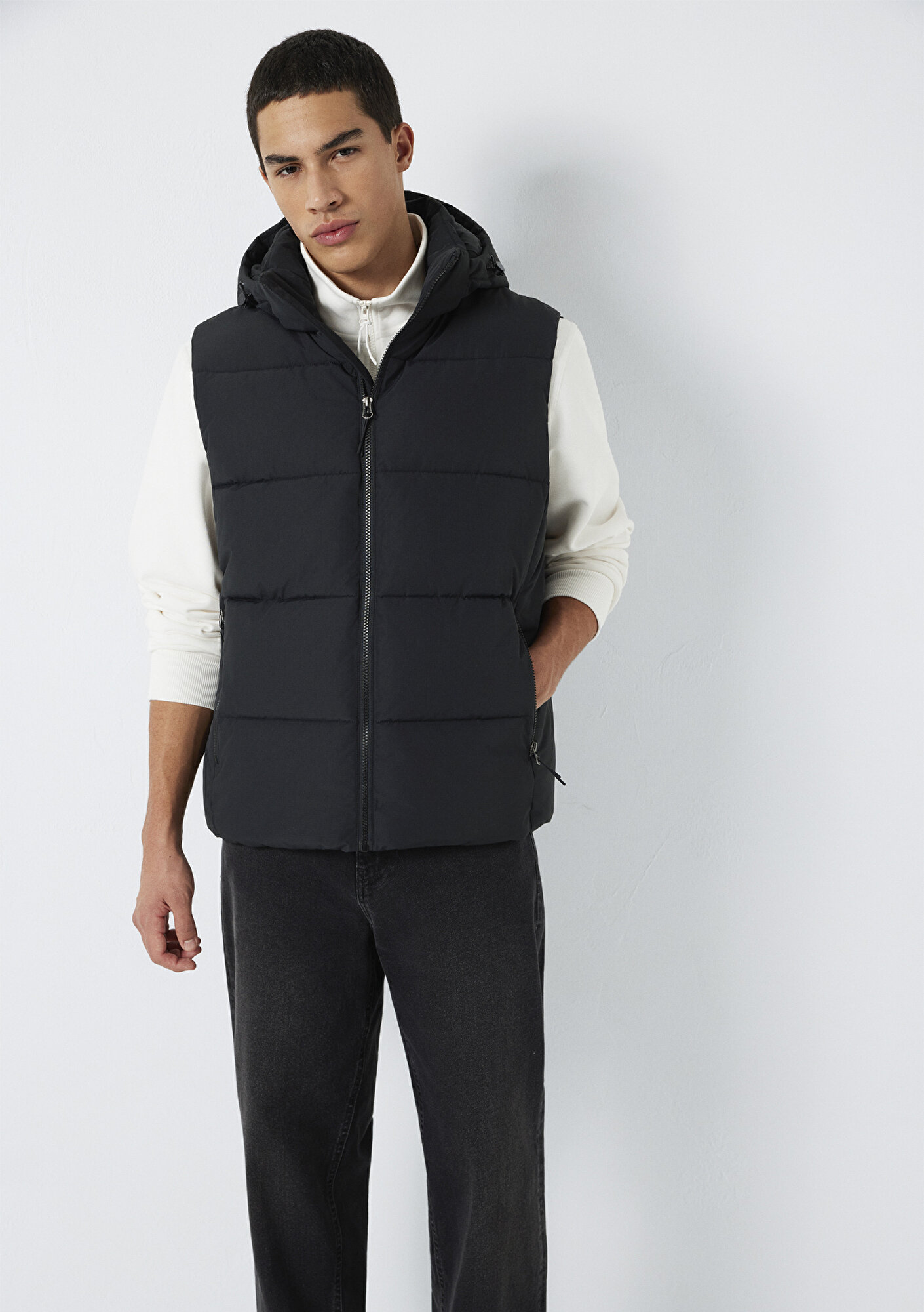  Mavi Kapüşonlu Siyah Yelek  0110744-71379