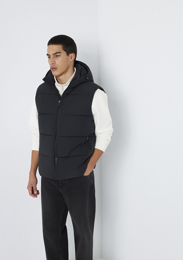  Mavi Kapüşonlu Siyah Yelek  0110744-71379