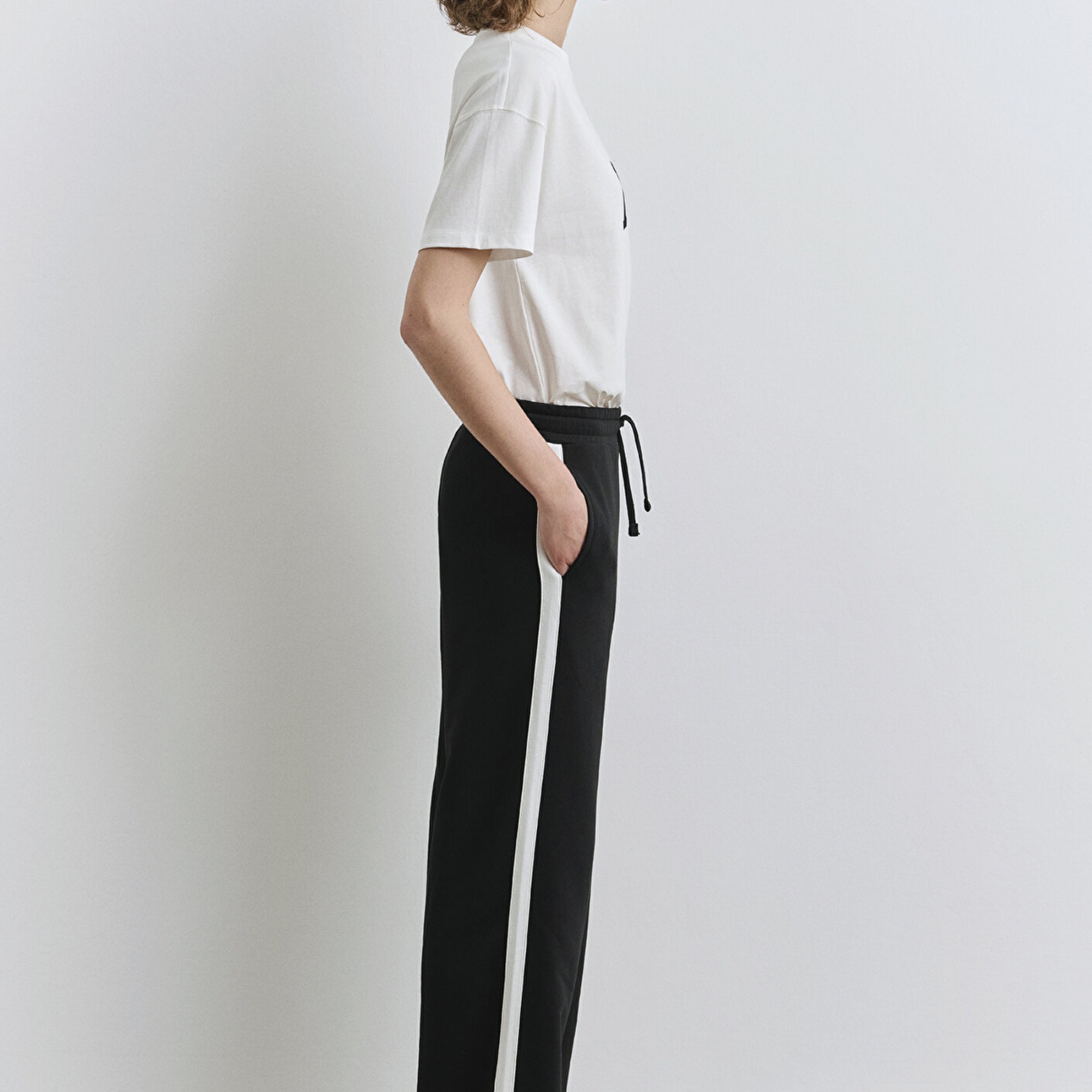 Mavi Mavi Logo Şerit Detaylı Siyah Eşofman Altı 1011038-900