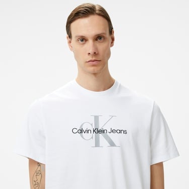  Calvin Klein Jeans Hero Monogram 20s Archıve Erkek Beyaz T-Shirt