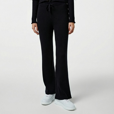  Nautica Kadın Siyah Regular Fit Pantolon