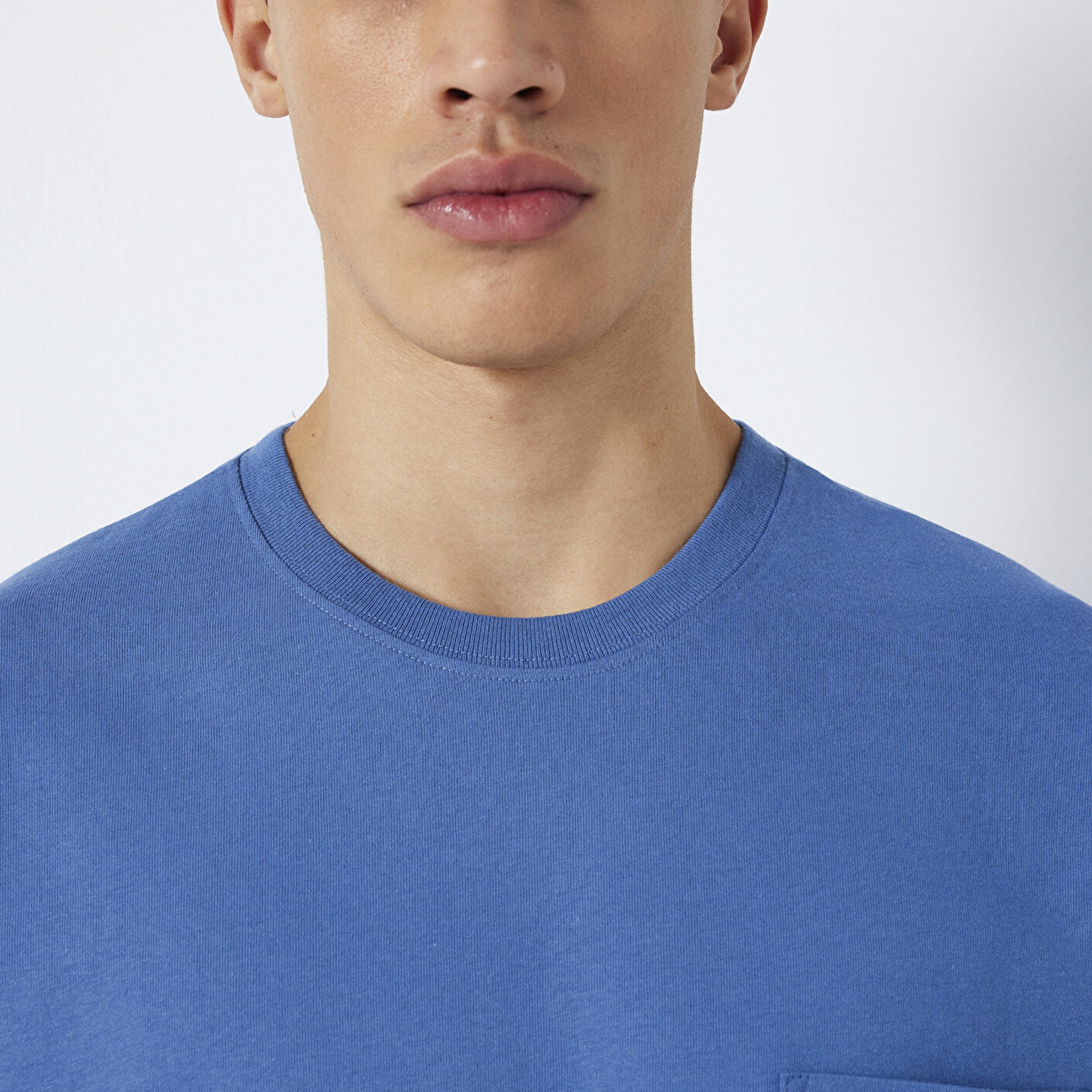 Mavi Cep Detaylı Mavi Basic Tişört Loose Fit / Bol Rahat Kesim 066248-70719