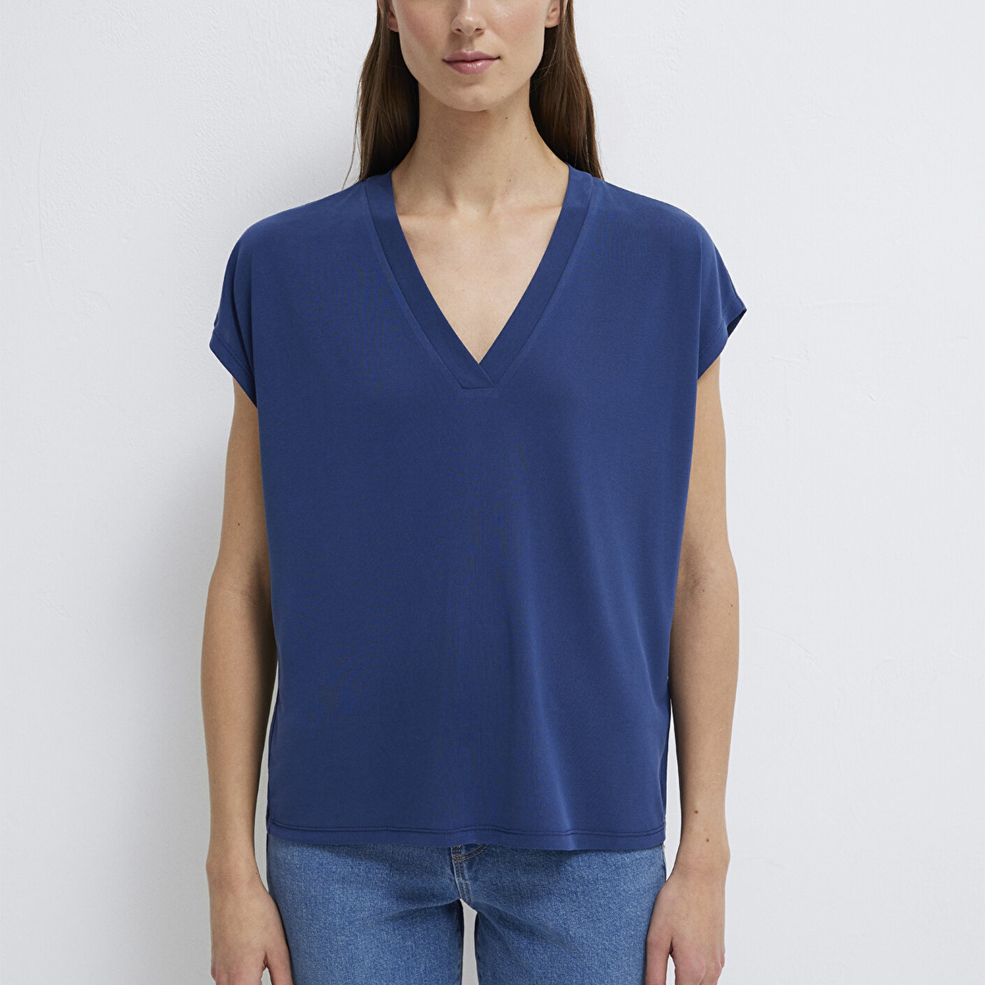 Mavi Lux Touch (TENCEL™) V Yaka Lacivert Modal Tişört Regular Fit / Normal Kesim 1612250-70491