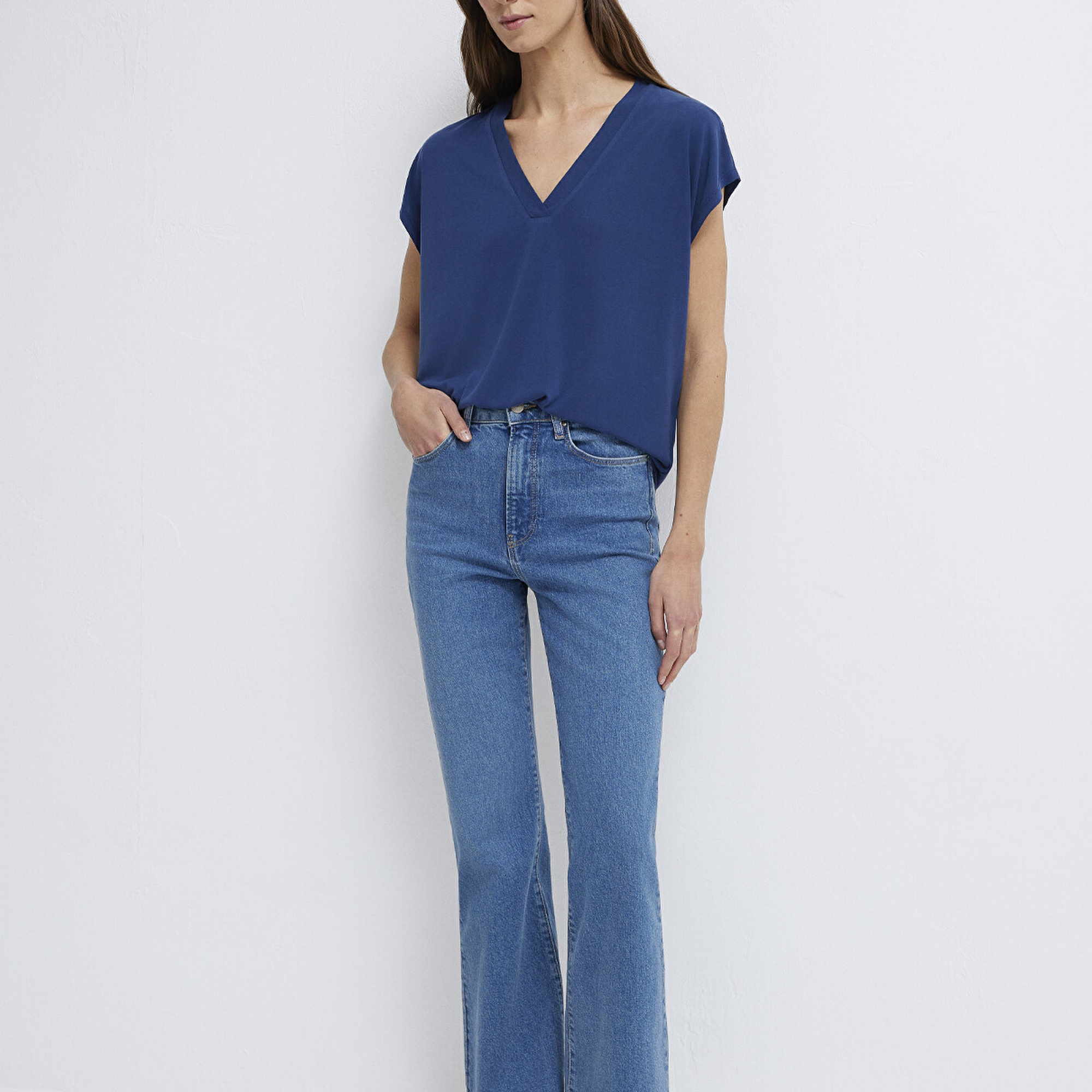 Mavi Lux Touch (TENCEL™) V Yaka Lacivert Modal Tişört Regular Fit / Normal Kesim 1612250-70491