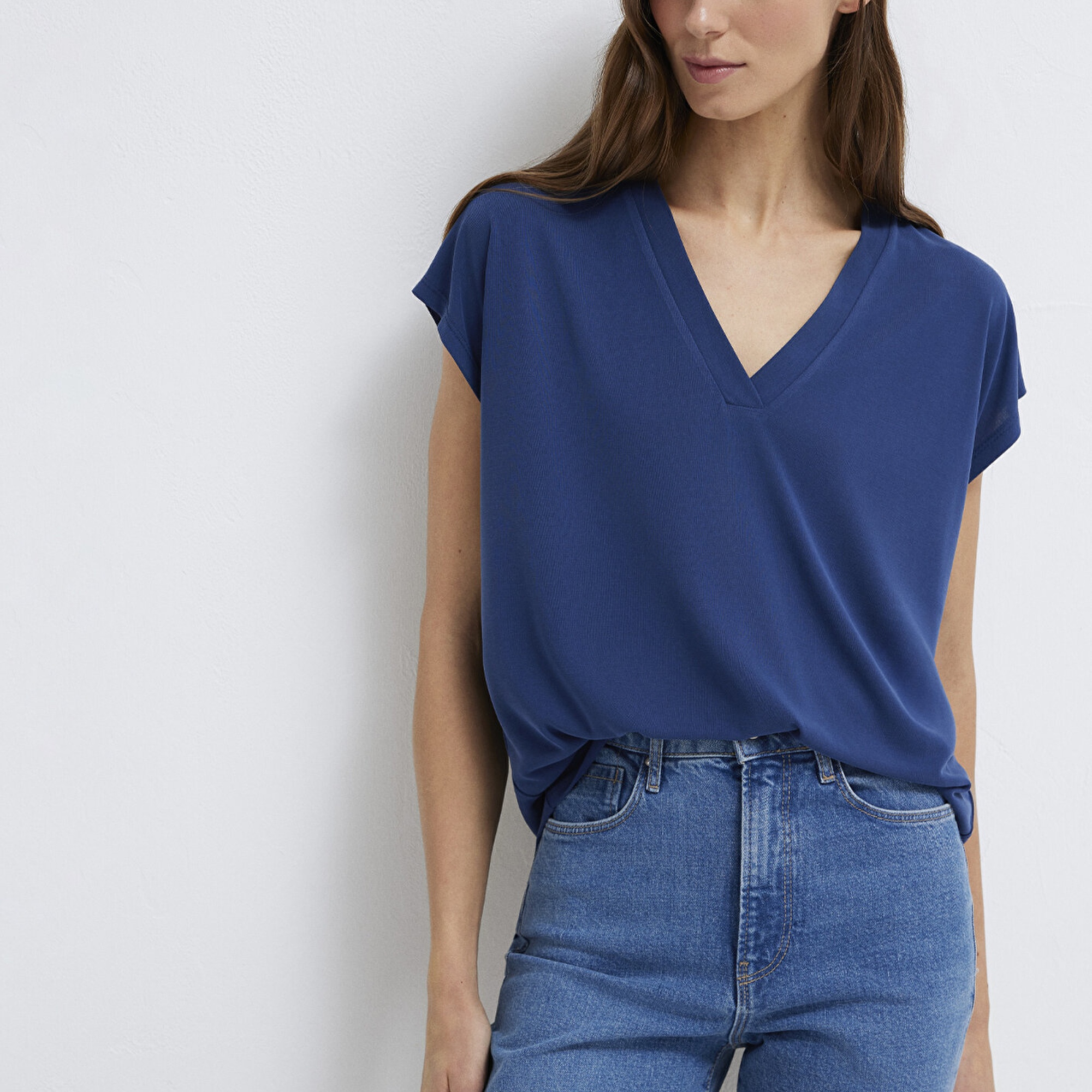 Mavi Lux Touch (TENCEL™) V Yaka Lacivert Modal Tişört Regular Fit / Normal Kesim 1612250-70491