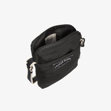  Calvin Klein Graphic Capsule Reporter Erkek Siyah Çapraz Çanta