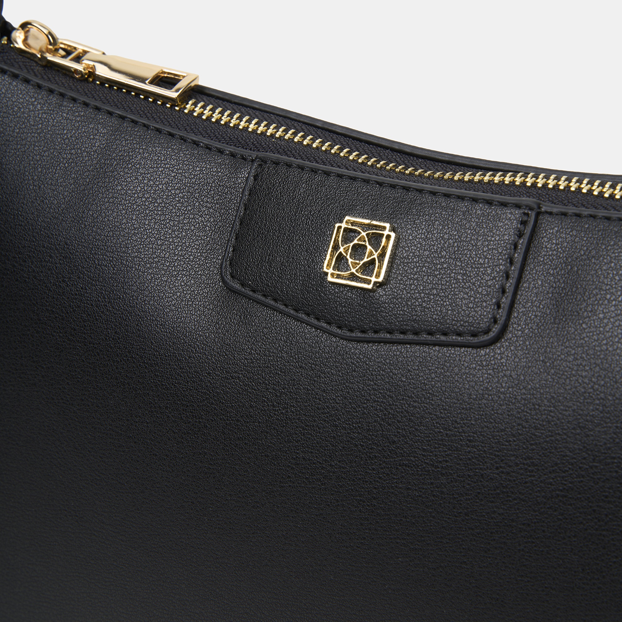 Kadın Siyah Ayarlanabilir Askılı Omuz Çantası