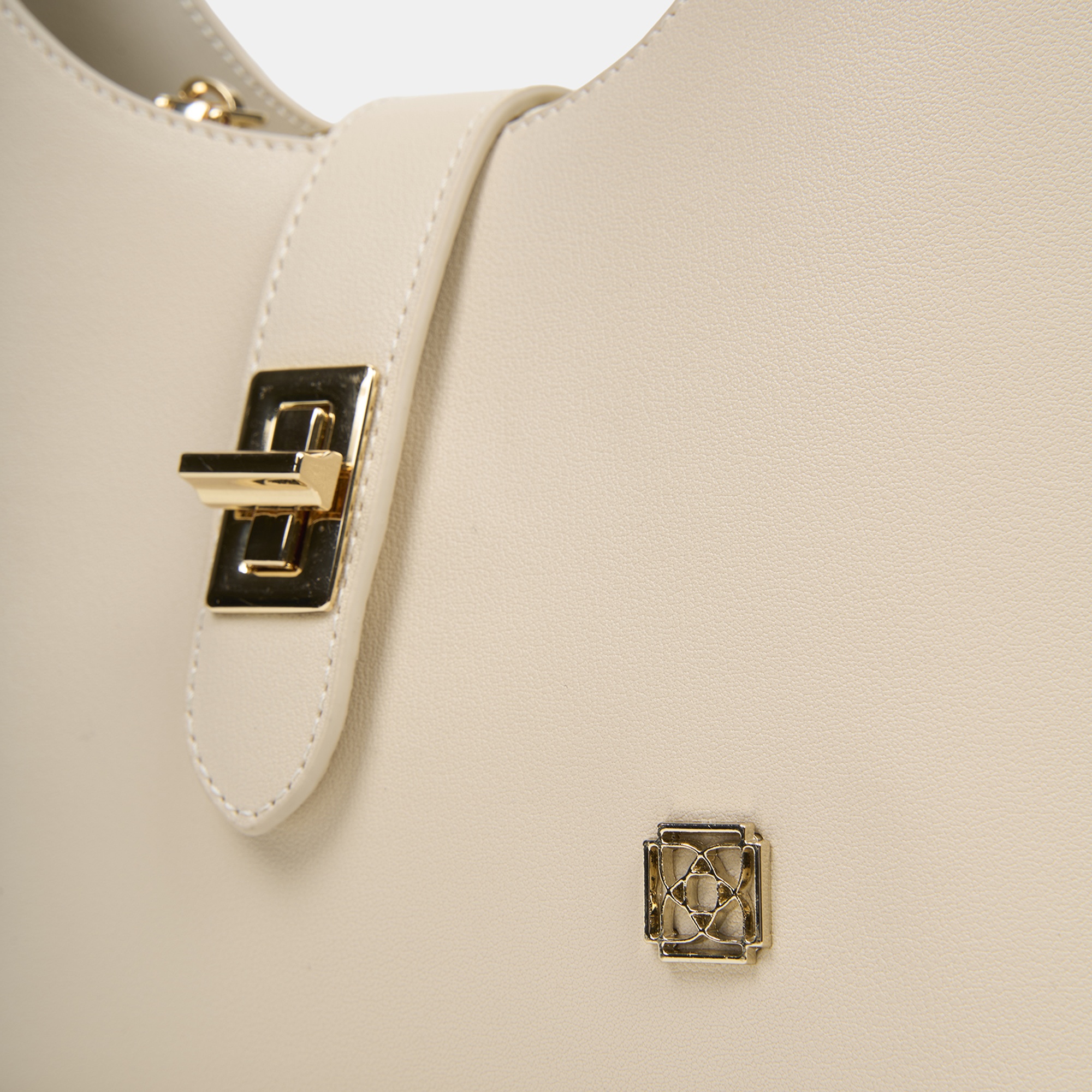 Kadın Ekru Gold Kilit Detaylı Omuz Çantası