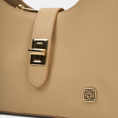  Kadın Camel Gold Kilit Detaylı Omuz Çantası