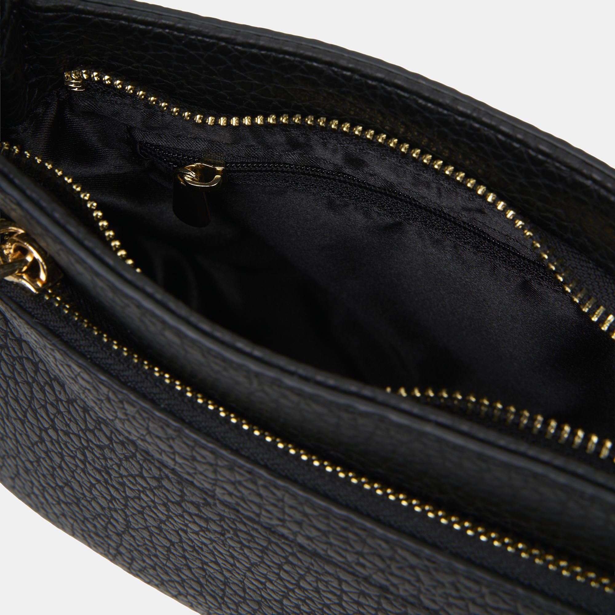 Kadın Siyah Dokulu Fermuar Detaylı Postacı Çantası