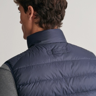  GANT Erkek Lacivert Regular Fit Dik Yaka Kapitone Yelek