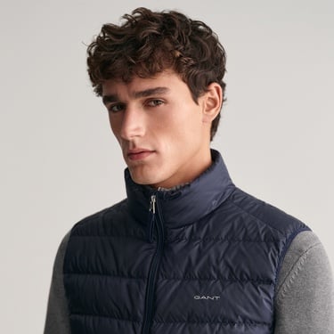  GANT Erkek Lacivert Regular Fit Dik Yaka Kapitone Yelek